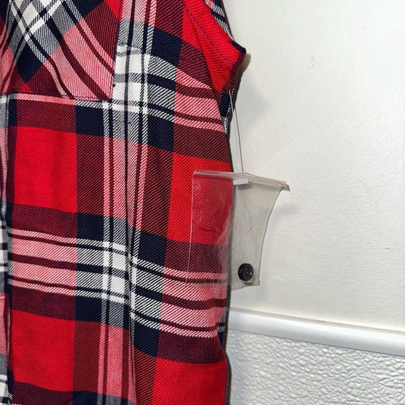 Pink USA New sleeveless button down collared plaid top Women’s Medium Red, Navy - Picture 5 of 7